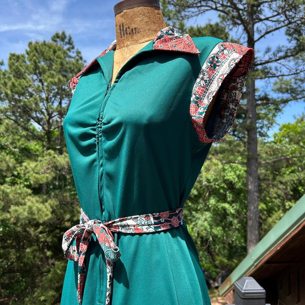 Vintage 60s/70s Forest Green Folk Patchwork Pattern Collared Knit Midi Dress